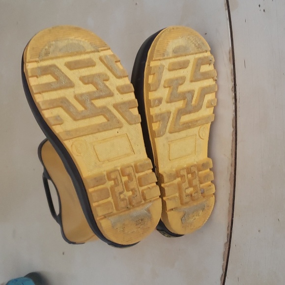 Rain boots - Picture 3 of 4